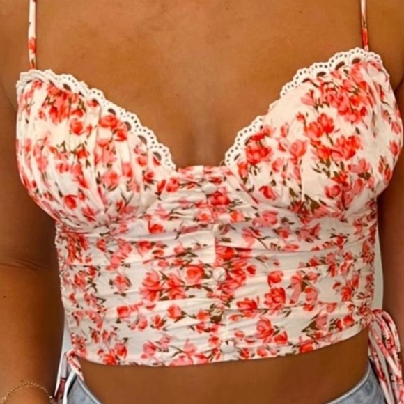 Princess Polly Tops - 🌟Host Pick🌟PRINCESS POLLY Maddi Pink Floral Polyester Crop Top